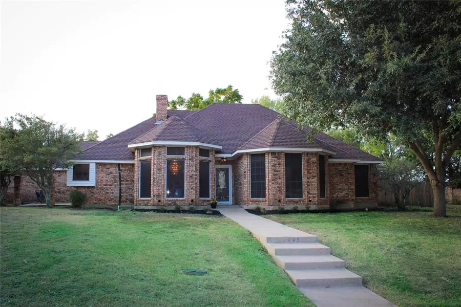 1409 Frenchmans Drive, Desoto, TX 75115