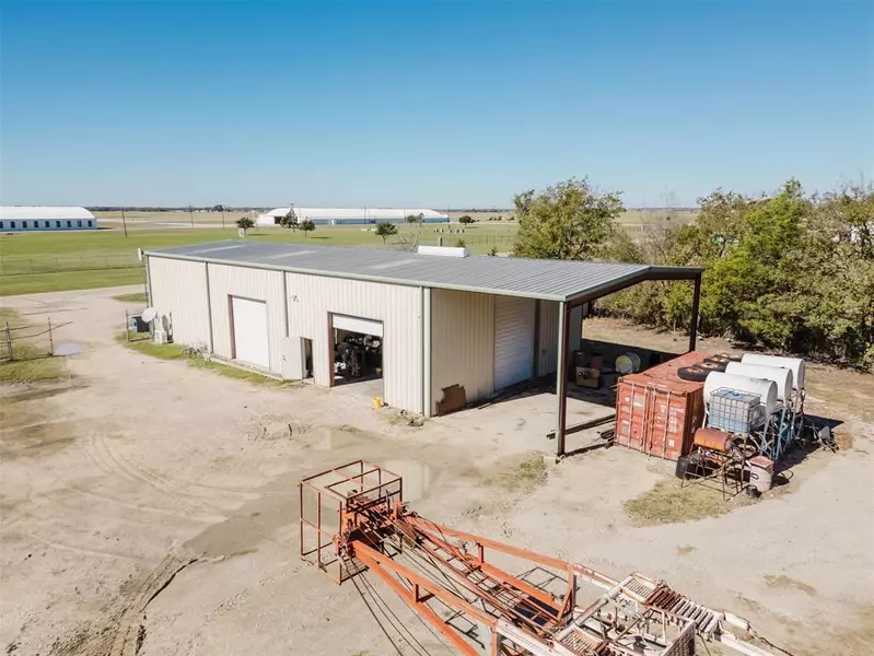 8901 Navarro Road, Corsicana, TX 75109