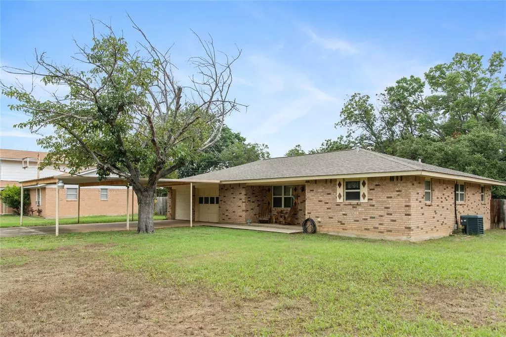 Brownwood, TX 76801,2104 17th Street