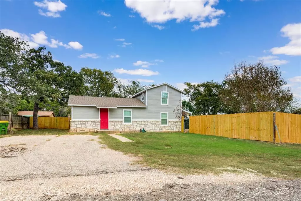 Whitney, TX 76692,112 Post Oak Bend