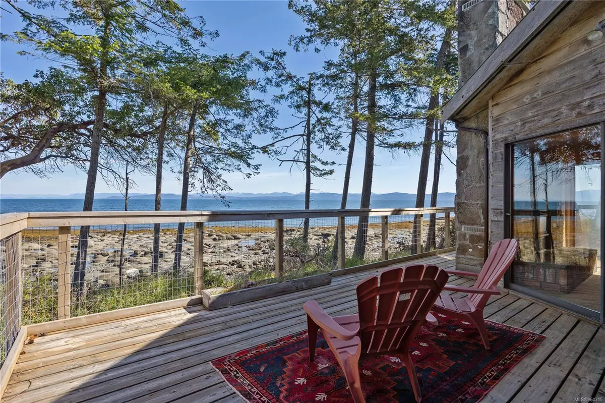 Hornby Island, BC V0R 1Z0,6055 MacLean Rd