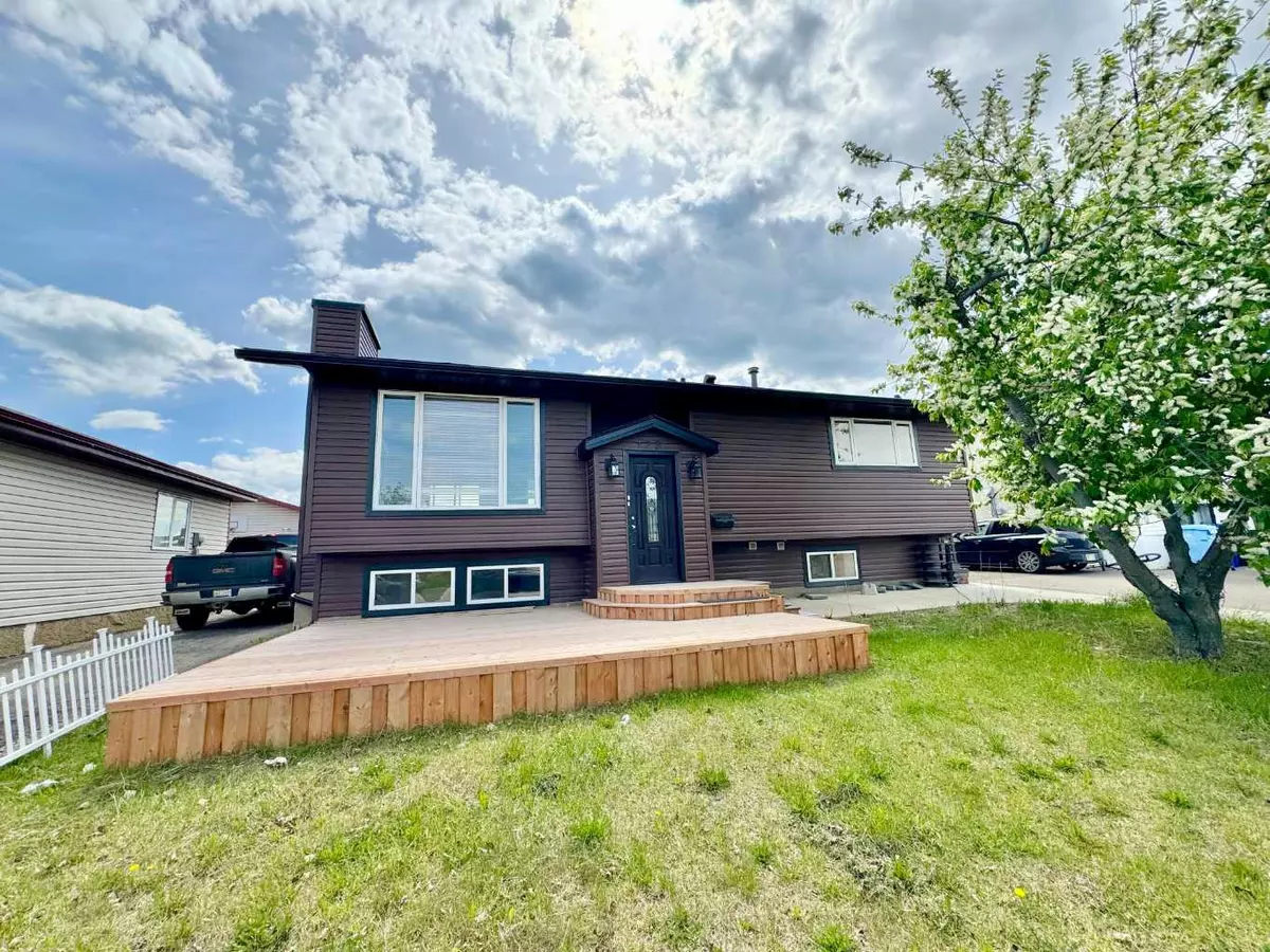 Fort Mcmurray, AB T9K 1K6,122 Leigh CRES