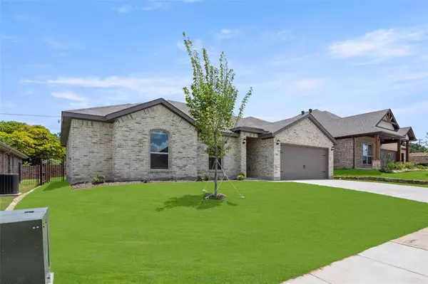 Burleson, TX 76028,2661 Streamside Drive