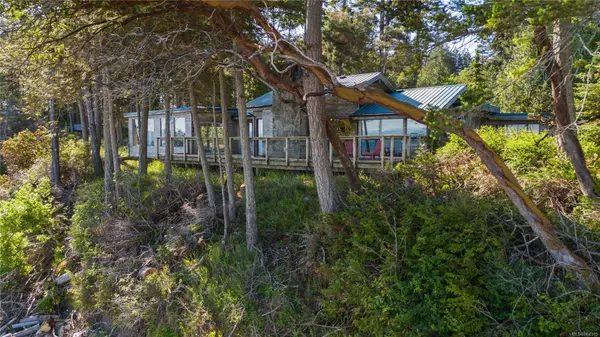 Hornby Island, BC V0R 1Z0,6055 MacLean Rd