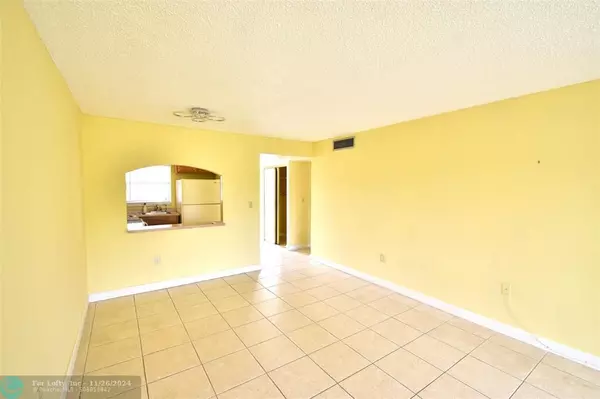 Sunrise, FL 33322,8325 Sunrise Lakes Blvd  #205