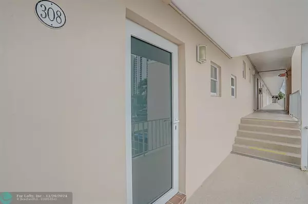 Pompano Beach, FL 33062,1481 S Ocean Blvd  #308E