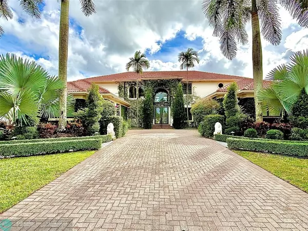 21379 Rockledge Ln, Boca Raton, FL 33428