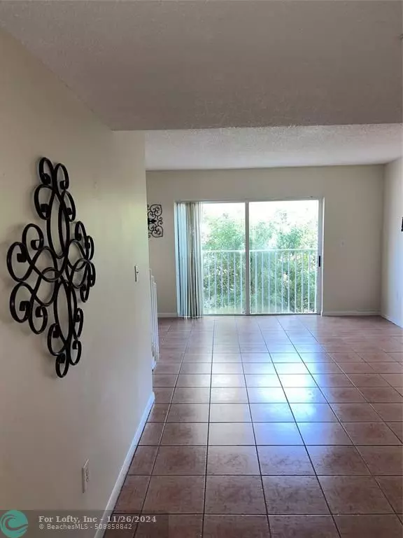 Weston, FL 33326,167 Riviera Cir