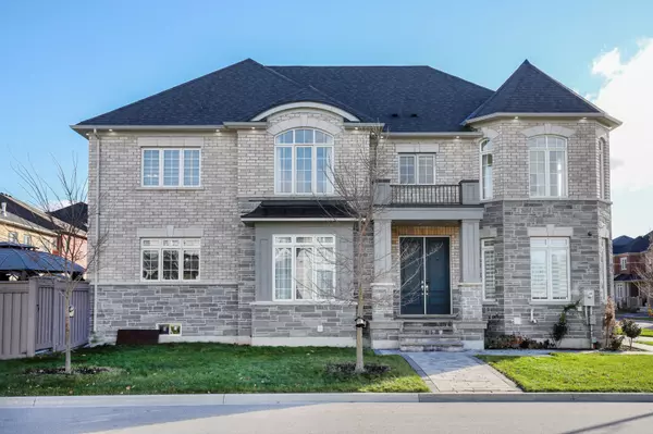 39 Joseph Hartman CRES, Aurora, ON L4G 1C9