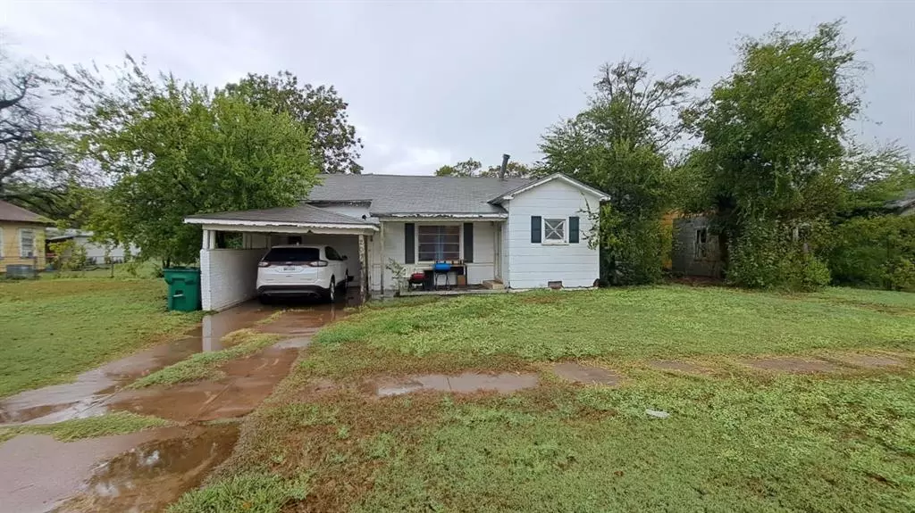 207 E Ida Avenue, Electra, TX 76360