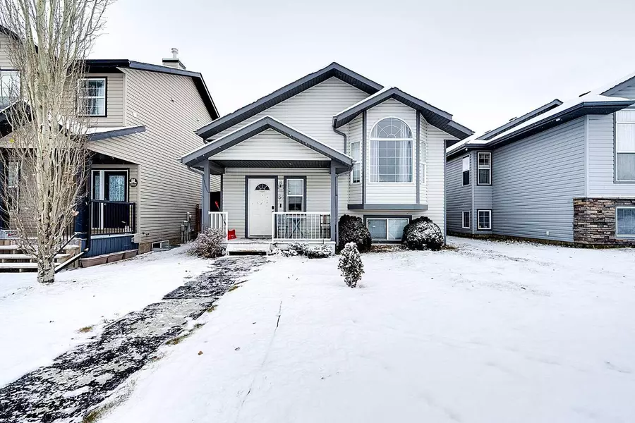 51 Lodge Place, Sylvan Lake, AB T4S 2N3