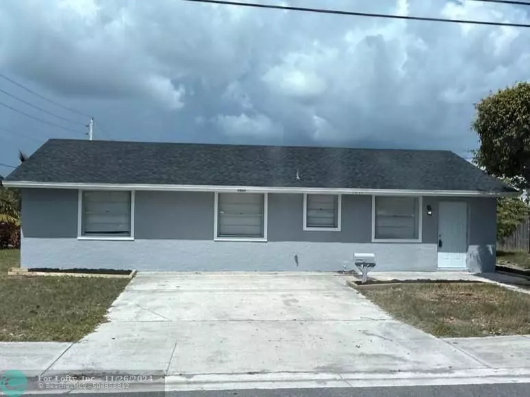 1031 NW 4th St, Boynton Beach, FL 33435