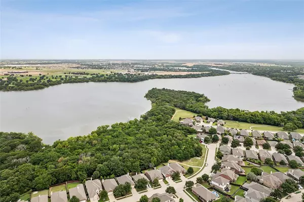 1013 Lake Hollow Drive, Little Elm, TX 75068