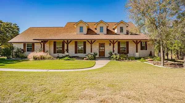 2812 Wind Mill Court, Tolar, TX 76476