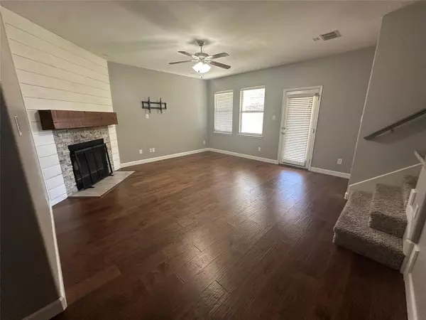 Little Elm, TX 75068,900 Lake Worth Trail