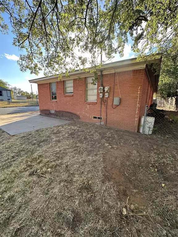 Burkburnett, TX 76354,103 Margaret Street