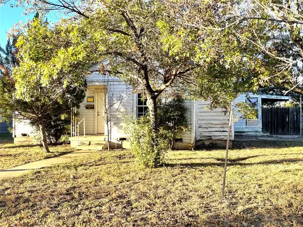 Brady, TX 76825,900 W 4th Street