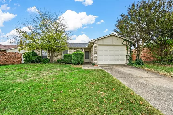 718 Roaming Road Drive, Allen, TX 75002