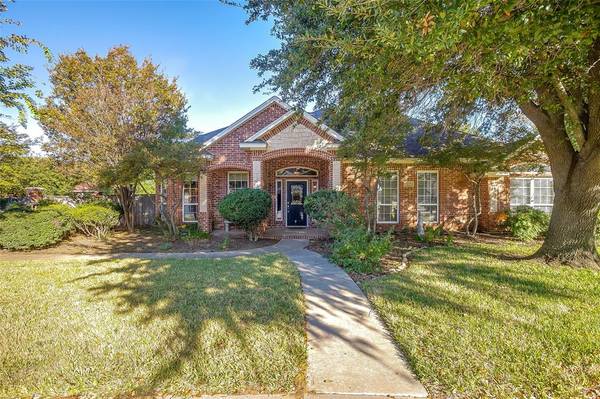 905 Dylan Court, Burleson, TX 76028