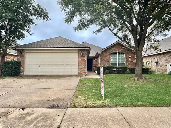 4426 Emerald Leaf Drive, Mansfield, TX 76063