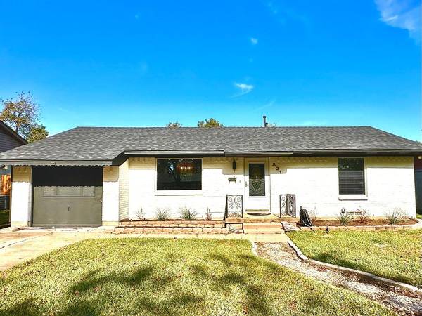 821 Alamo Lane, Garland, TX 75040