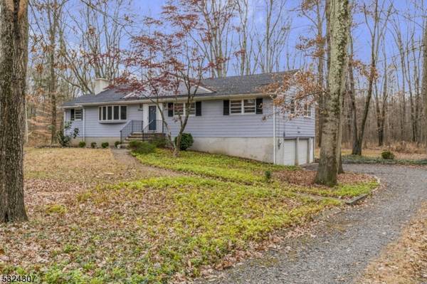 13 Indian Rock Rd, Warren Twp., NJ 07059