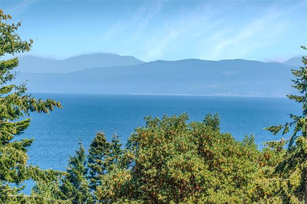 Qualicum Beach, BC V9K 1K7,579 Beach Rd