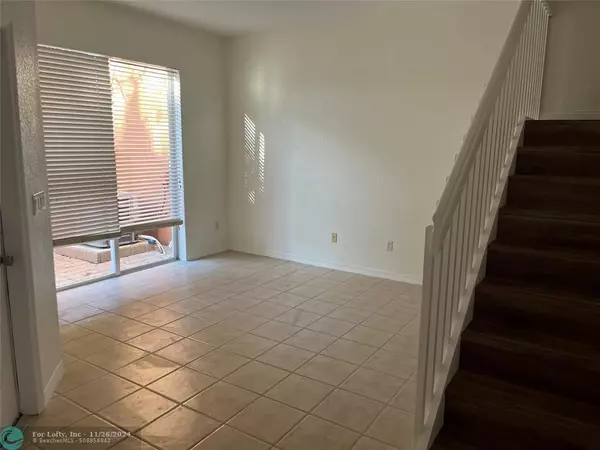 Fort Lauderdale, FL 33312,2315 Mariner Ct  #2707