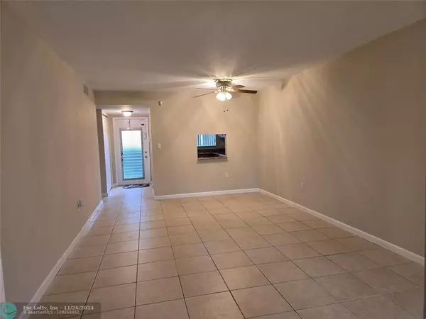 Sunrise, FL 33322,8590 Sunrise Lakes Blvd  #106