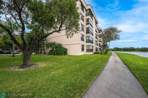 Coconut Creek, FL 33066,2766 S CARAMBOLA  #403