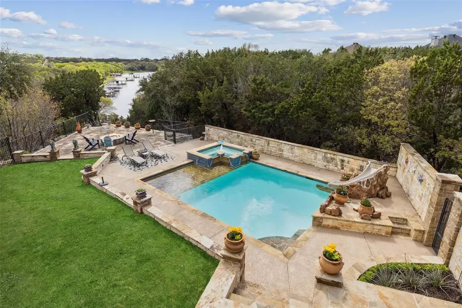 2011 Green Wing Drive, Granbury, TX 76049