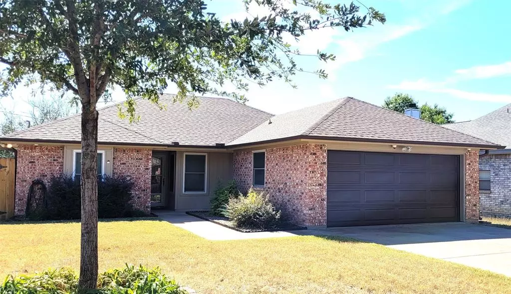 6615 Lakeside Drive, Lake Worth, TX 76135