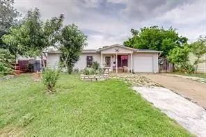 3521 Half Moon Drive, Fort Worth, TX 76111