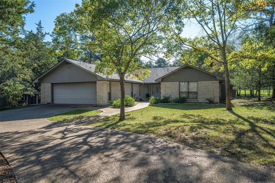 256 OxBow Cove, Holly Lake Ranch, TX 75765