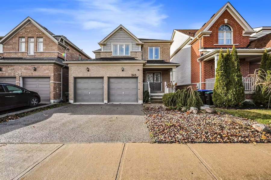 243 Armstrong CRES, Bradford West Gwillimbury, ON L3Z 0L4