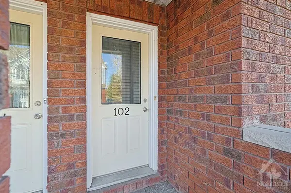 Ottawa, ON K1G 5P8,102 BRISTON Private