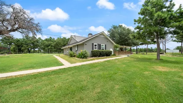 Edgewood, TX 75117,132 Private Road 7105