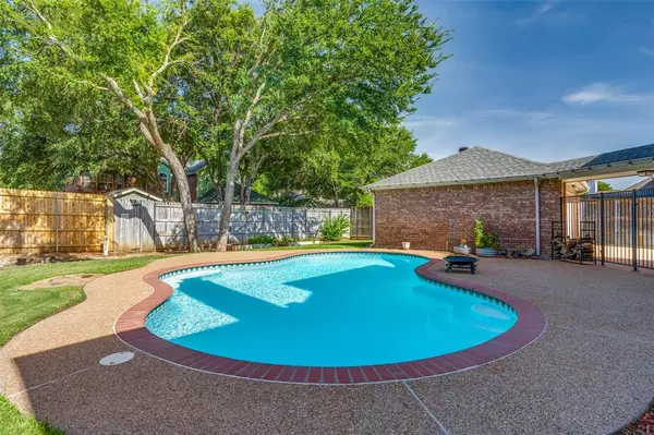 8021 Kristina Lane, North Richland Hills, TX 76182