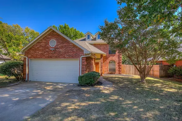 Grapevine, TX 76051,606 Dove Creek Circle