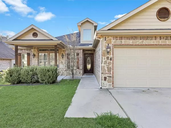 Lancaster, TX 75134,1557 E Springcrest Circle