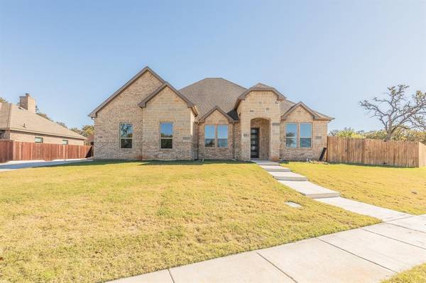 1600 Sea Breeze Court, Azle, TX 76020