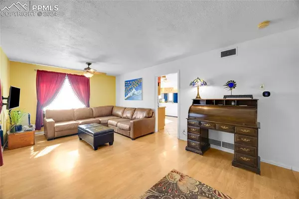 Pueblo, CO 81005,2531 Delphinium ST