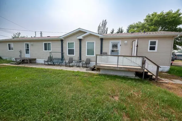 Hughenden, AB T0B 2E0,3 Coutts ST