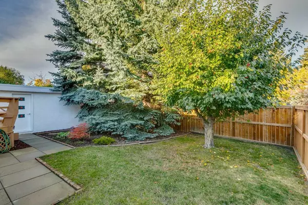 Calgary, AB T2W 1M7,1036 Cannock PL SW