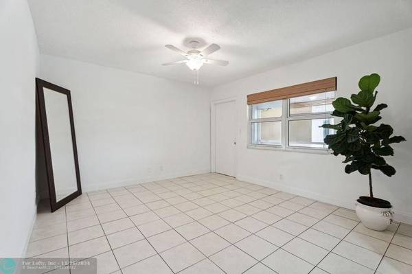 Hollywood, FL 33019,1451 N 12th Ct  #9B