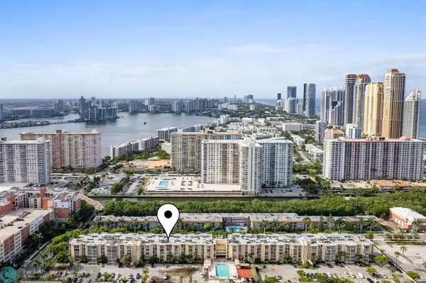 Sunny Isles Beach, FL 33160,210 172nd St  #337