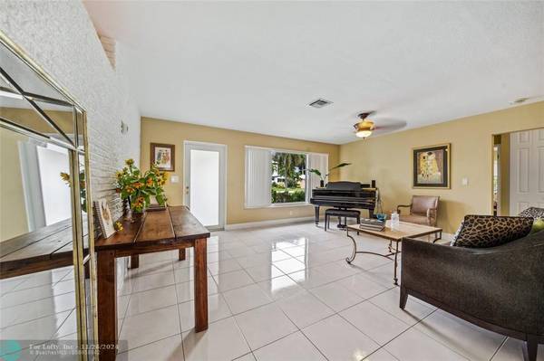 Oakland Park, FL 33334,1742 NE 40th St