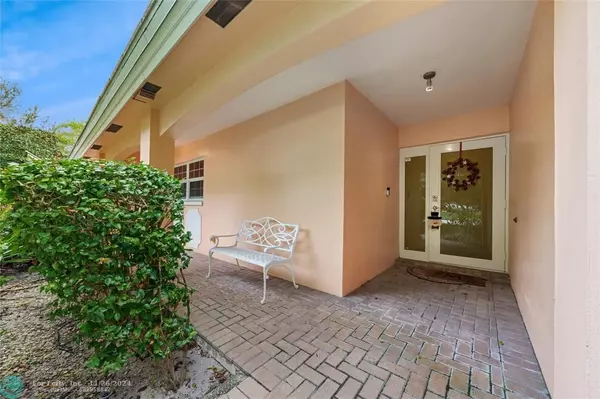 Pompano Beach, FL 33069,900 Cypress  #V61