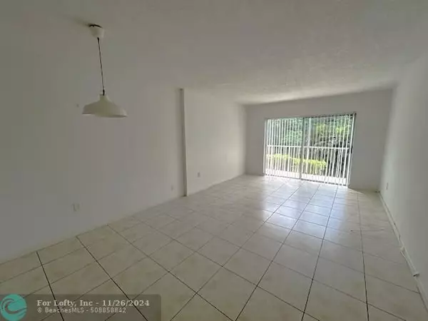 North Miami, FL 33161,12290 NE 11th Ct  #104