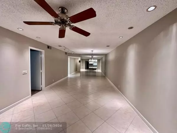 Pembroke Pines, FL 33025,820 S Hollybrook Dr  #303